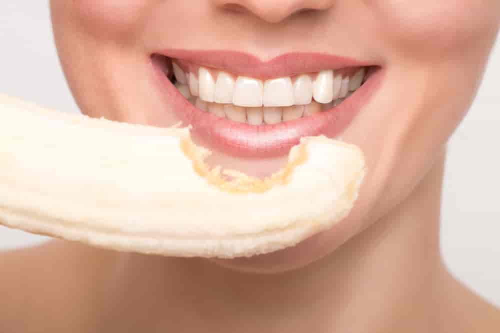 banana peel teeth whitening